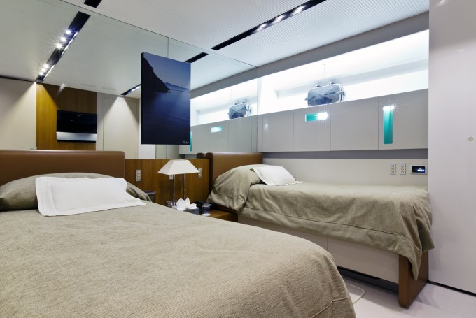 Superyacht OUT -  Twin Cabin View 2